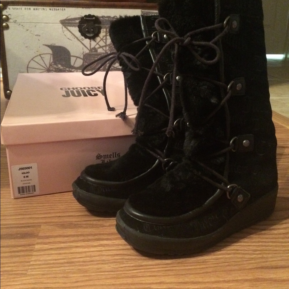 Winter boots great condition. - Picture 1 of 3